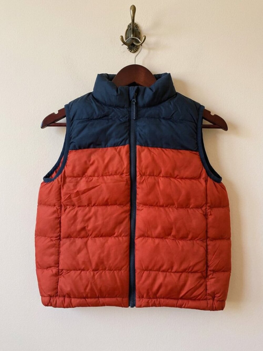 Uniqlo Kids Orange and Navy Colourblock Puffer Vest Full Zip Size 7/8